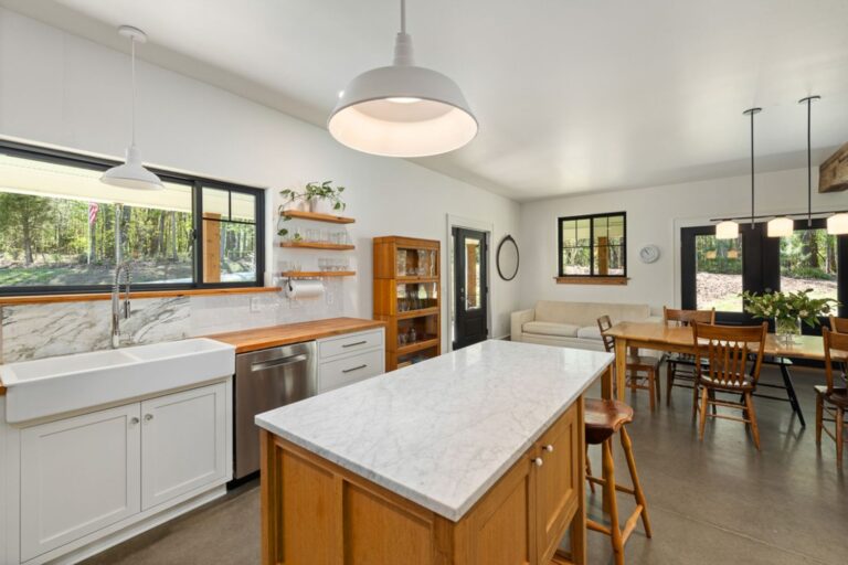 Modern Farmhouse Kitchen Ideas: Timeless Style for Today’s Homes modern farmhouse kitchen