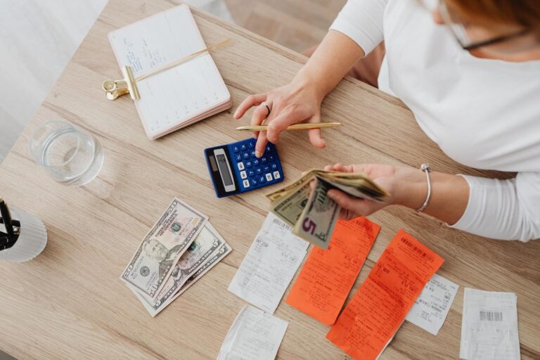 how to track expenses