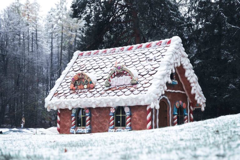 gingerbread house decorating ideas